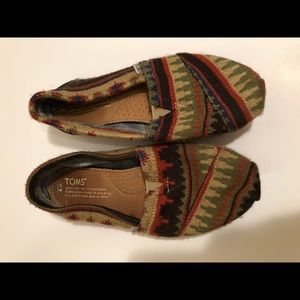 Toms Shoes